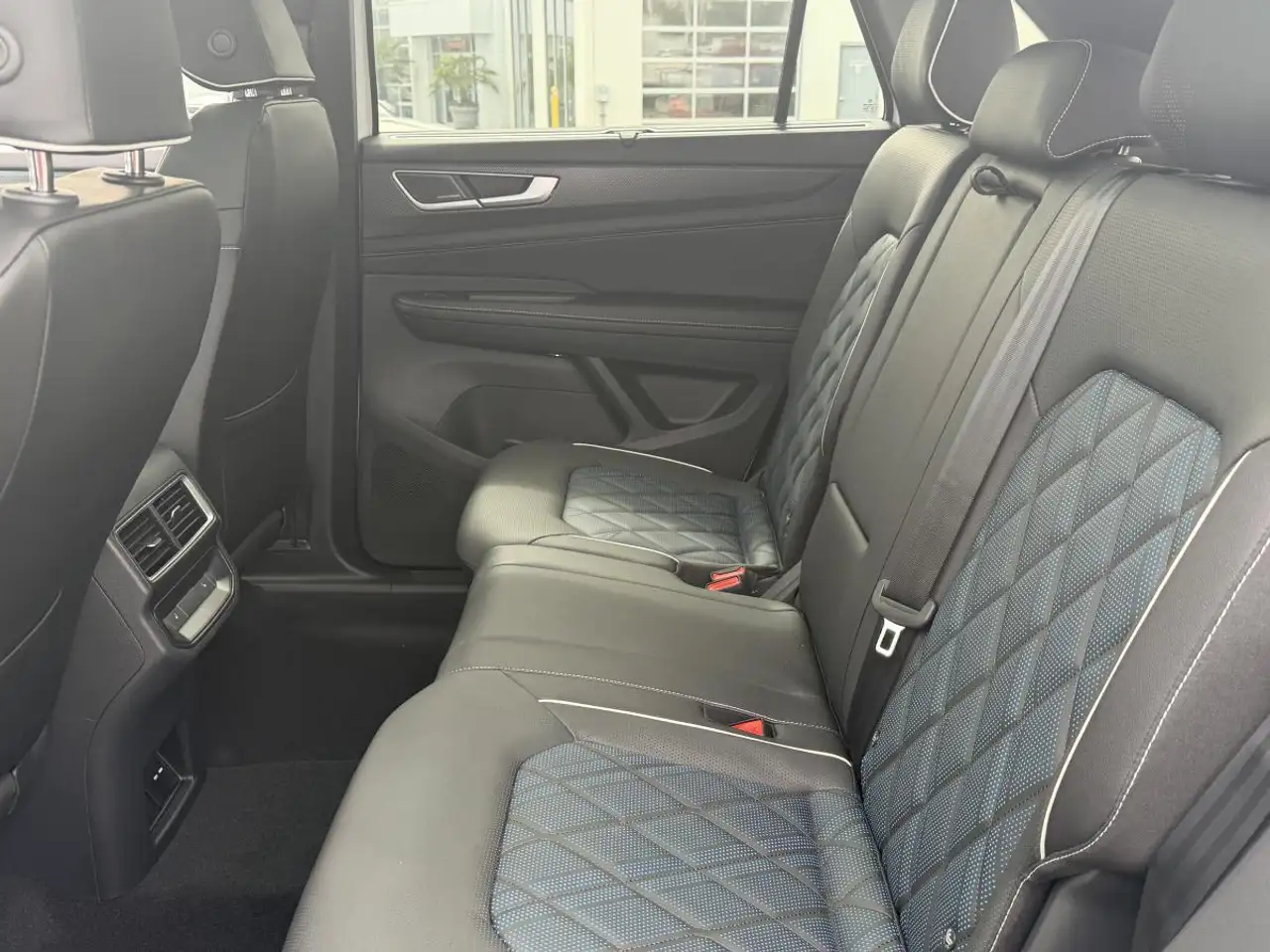 Volkswagen Atlas снимка Volkswagen Atlas