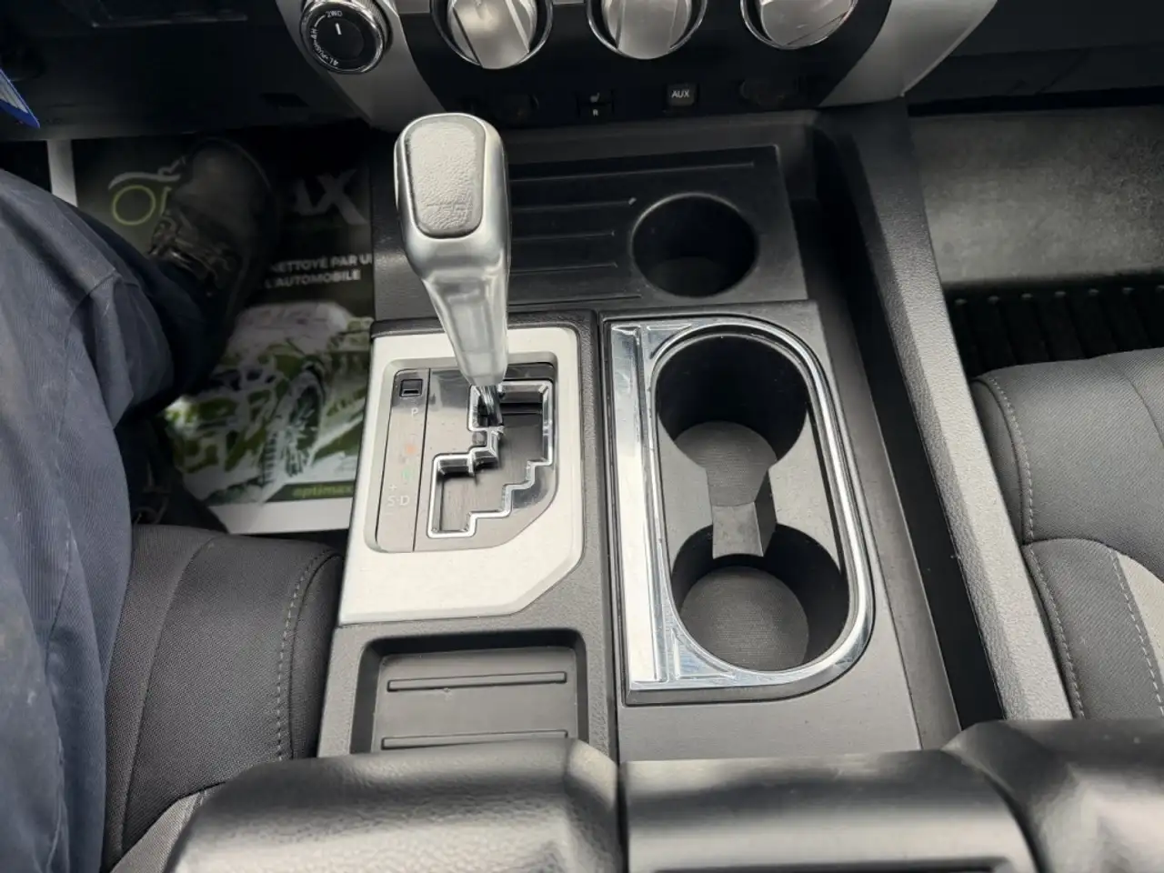 Toyota Tundra снимка Toyota Tundra