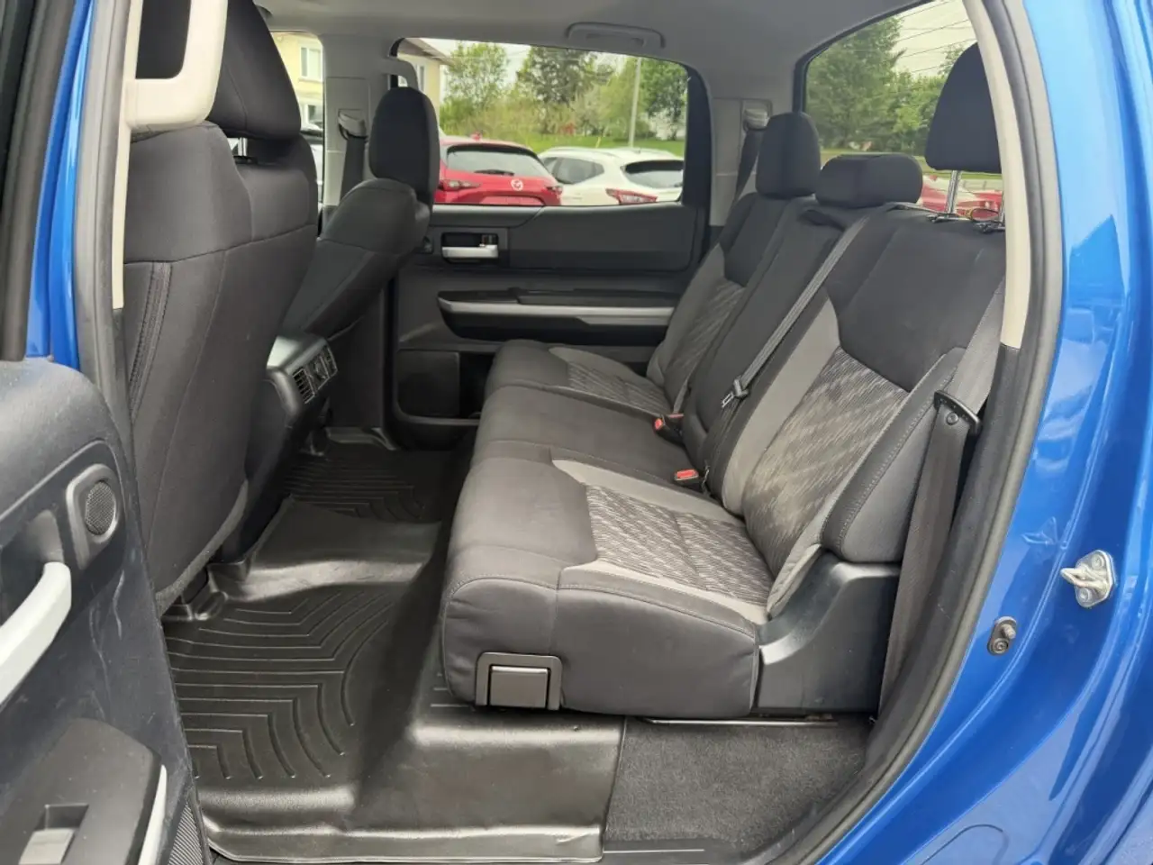 Toyota Tundra снимка Toyota Tundra