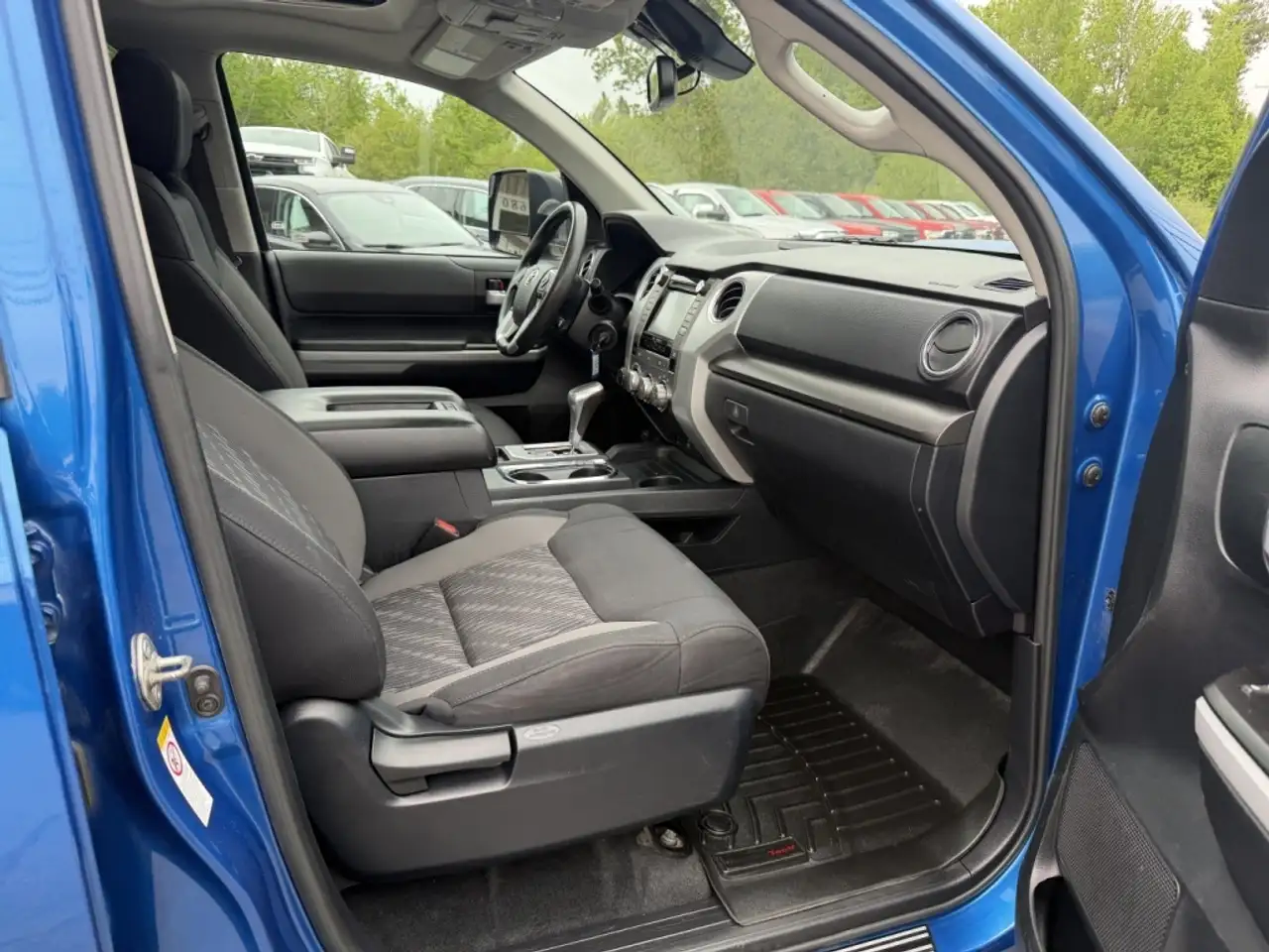 Toyota Tundra снимка Toyota Tundra