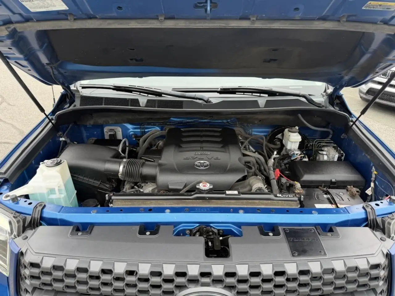 Toyota Tundra снимка Toyota Tundra