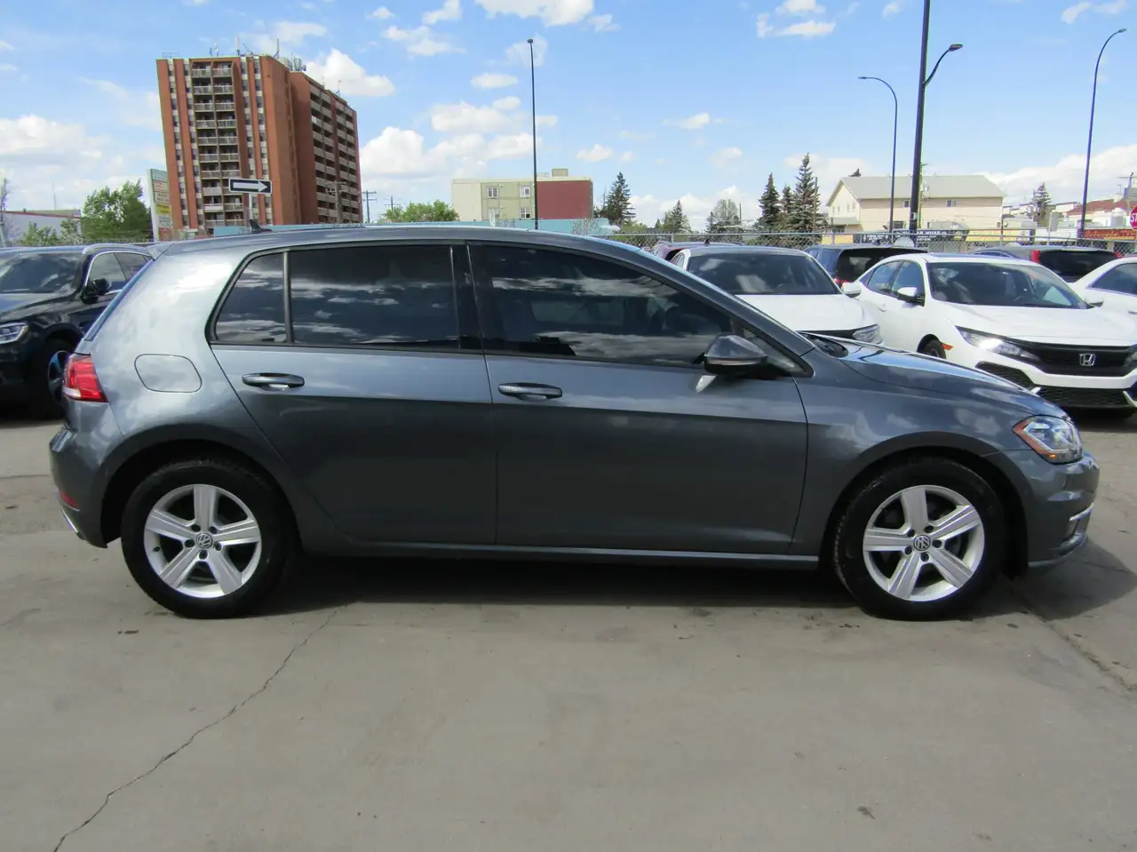 Volkswagen Golf photo Volkswagen Golf