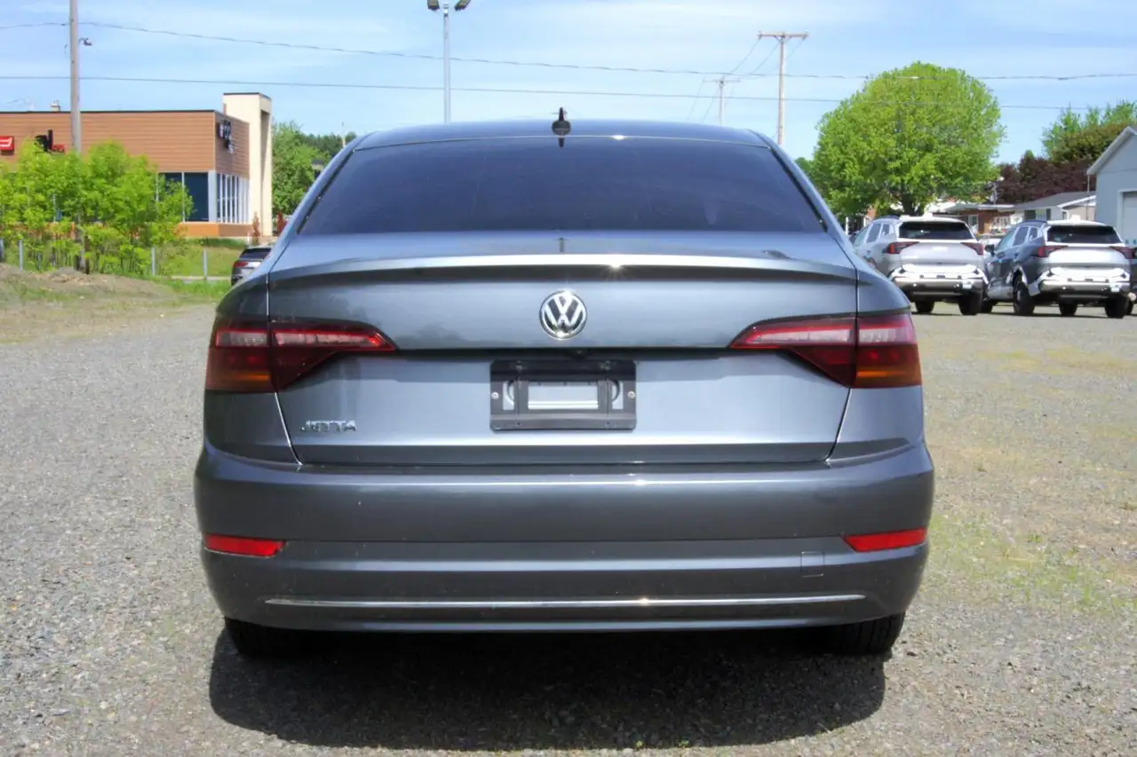 Volkswagen Jetta photo Volkswagen Jetta