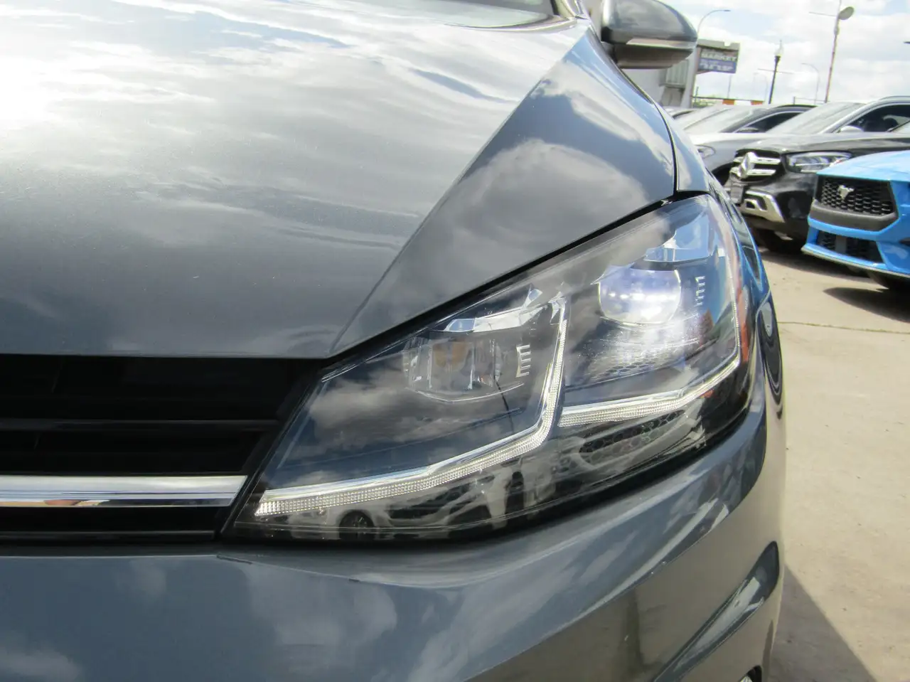 Volkswagen Golf photo Volkswagen Golf