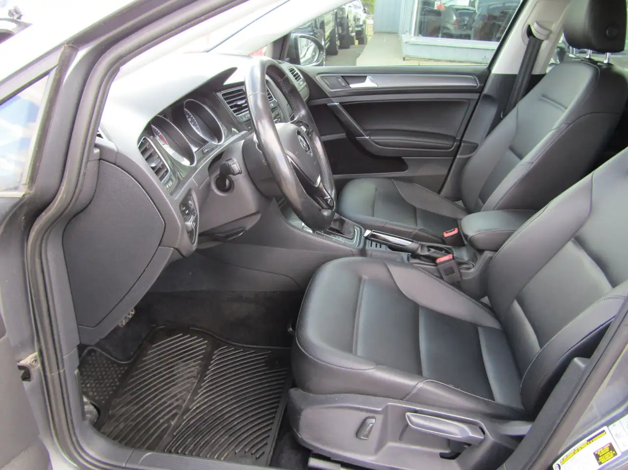 Volkswagen Golf photo Volkswagen Golf