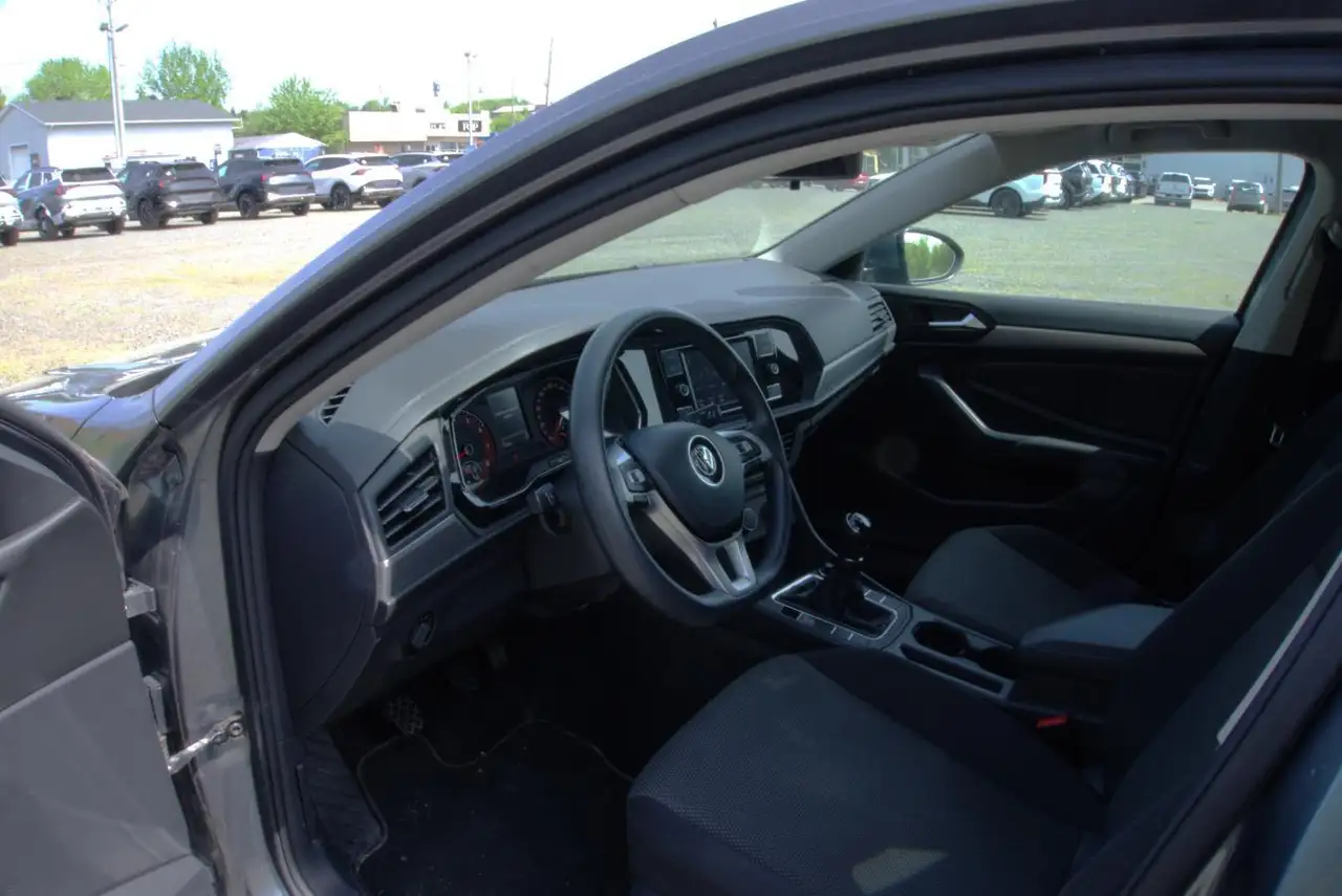 Volkswagen Jetta photo Volkswagen Jetta