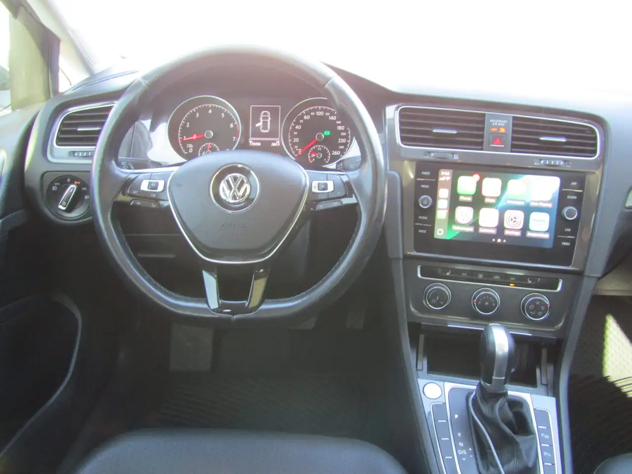 Volkswagen Golf photo Volkswagen Golf