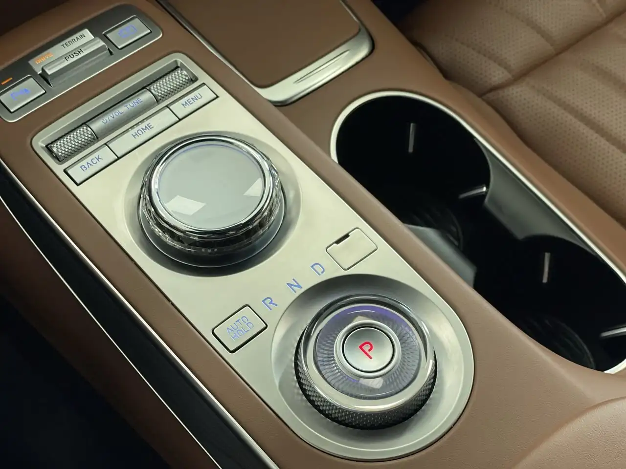 Genesis GV70 снимка Genesis GV70