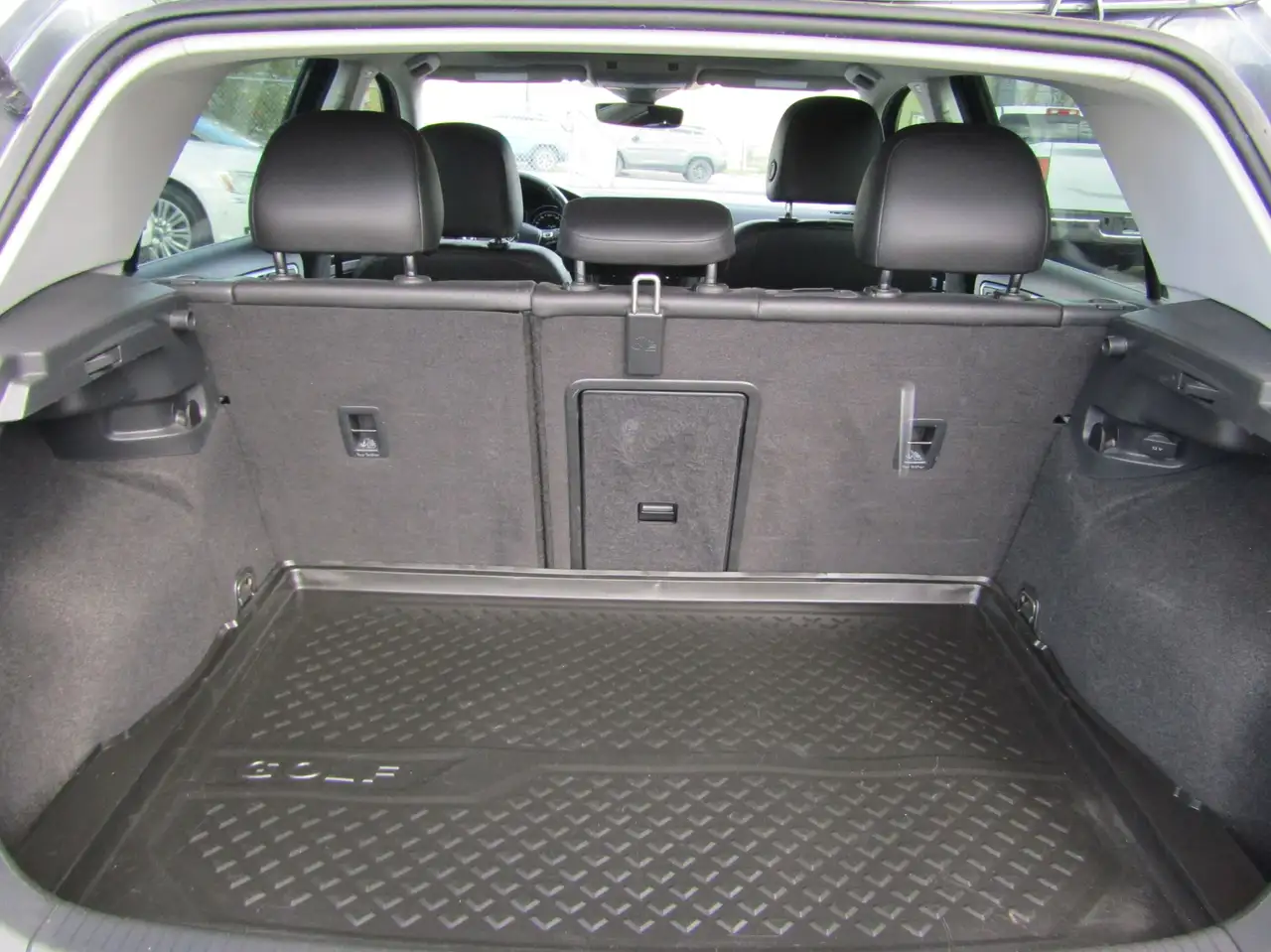Volkswagen Golf photo Volkswagen Golf