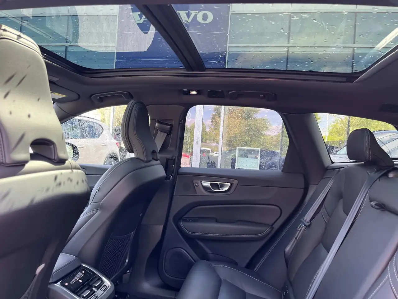 Volvo XC60 снимка Volvo XC60