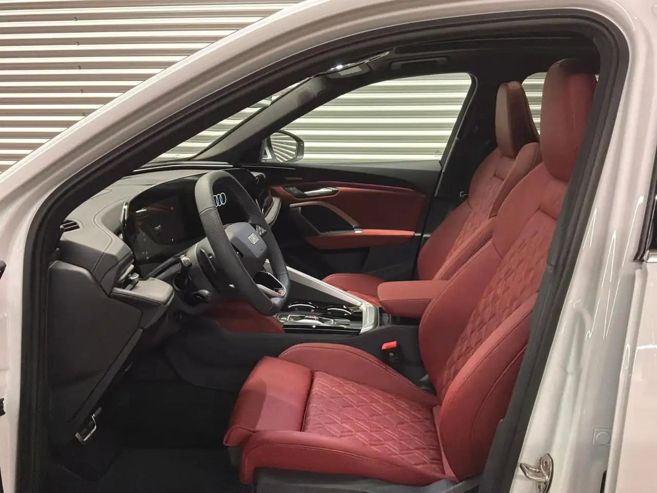 Audi SQ5 снимка Audi SQ5