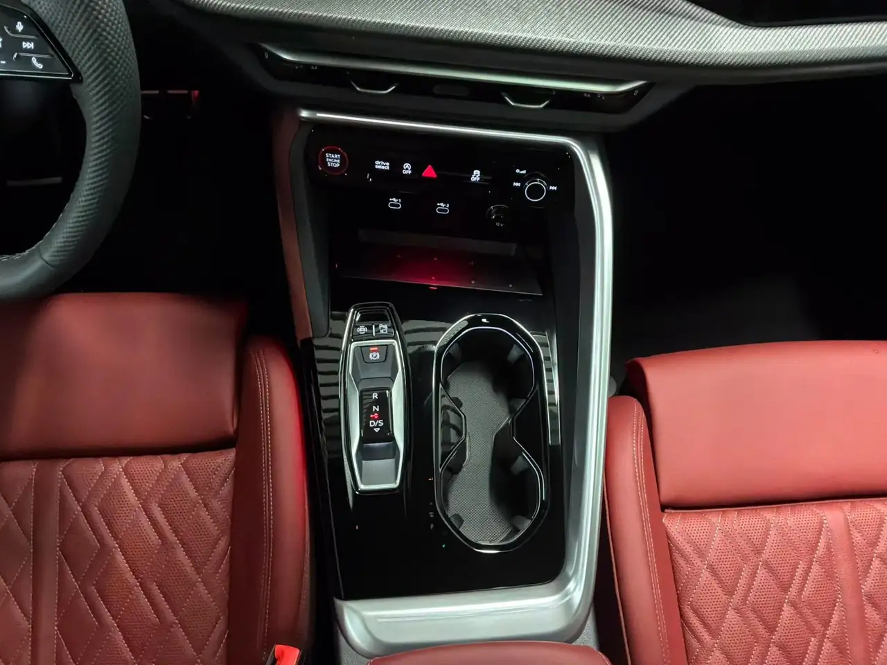 Audi SQ5 снимка Audi SQ5