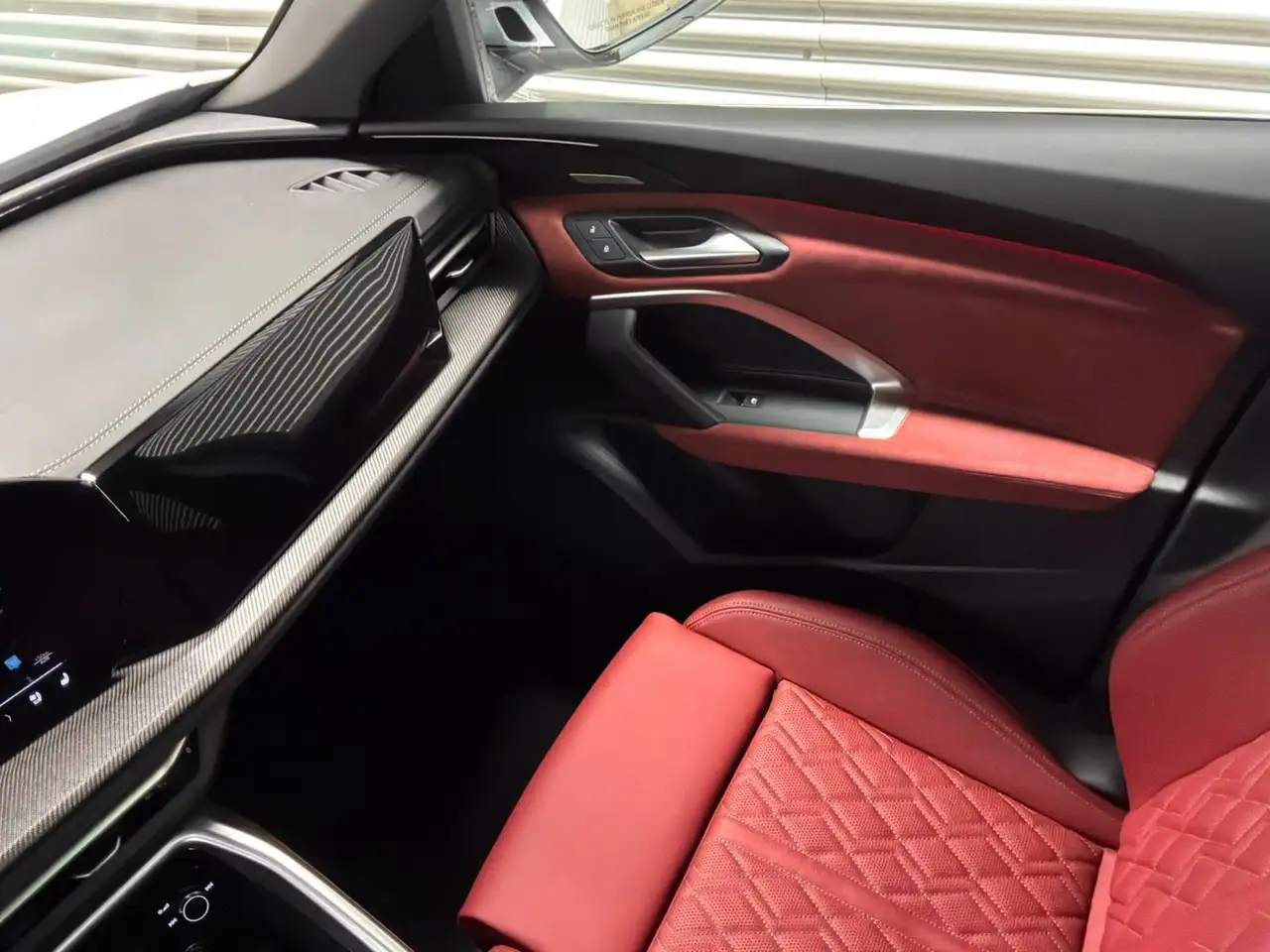 Audi SQ5 снимка Audi SQ5