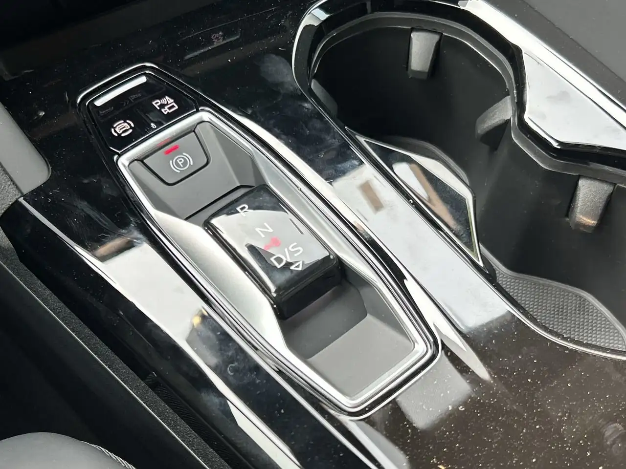 Audi SQ5 снимка Audi SQ5