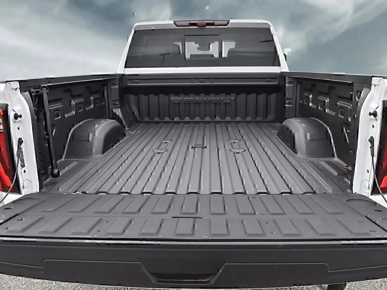 GMC Sierra 3500HD снимка GMC Sierra 3500HD
