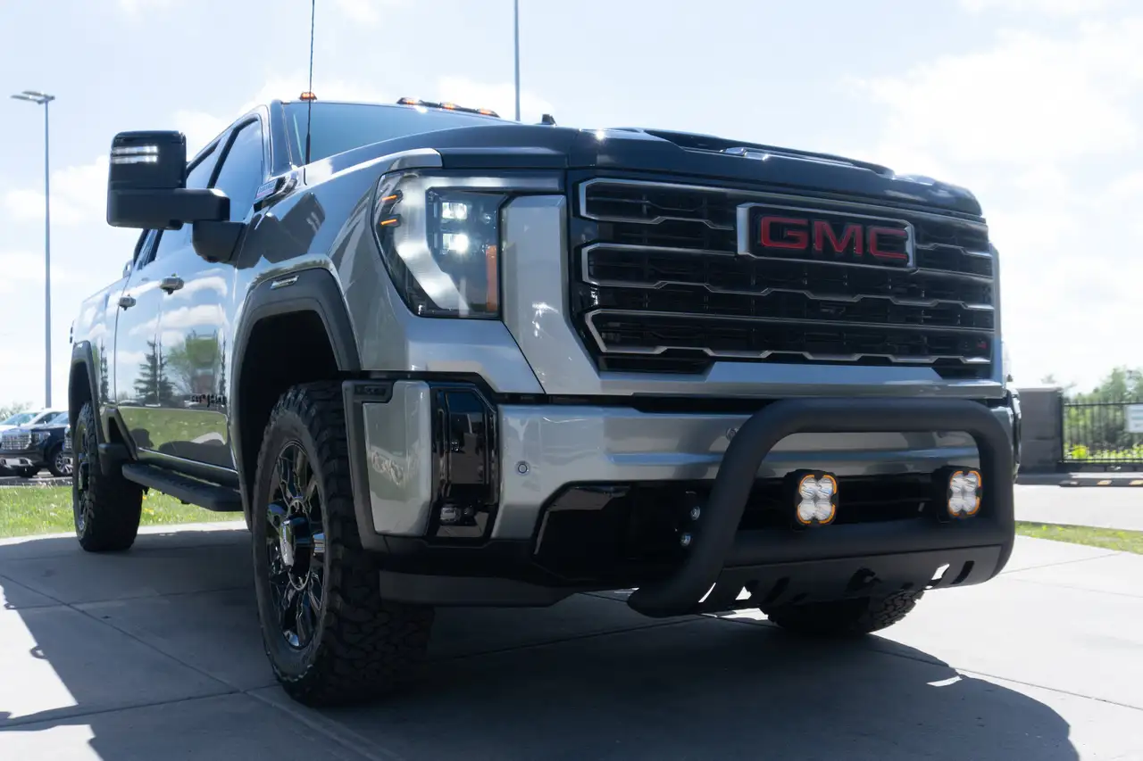 GMC Sierra 3500HD photo GMC Sierra 3500HD