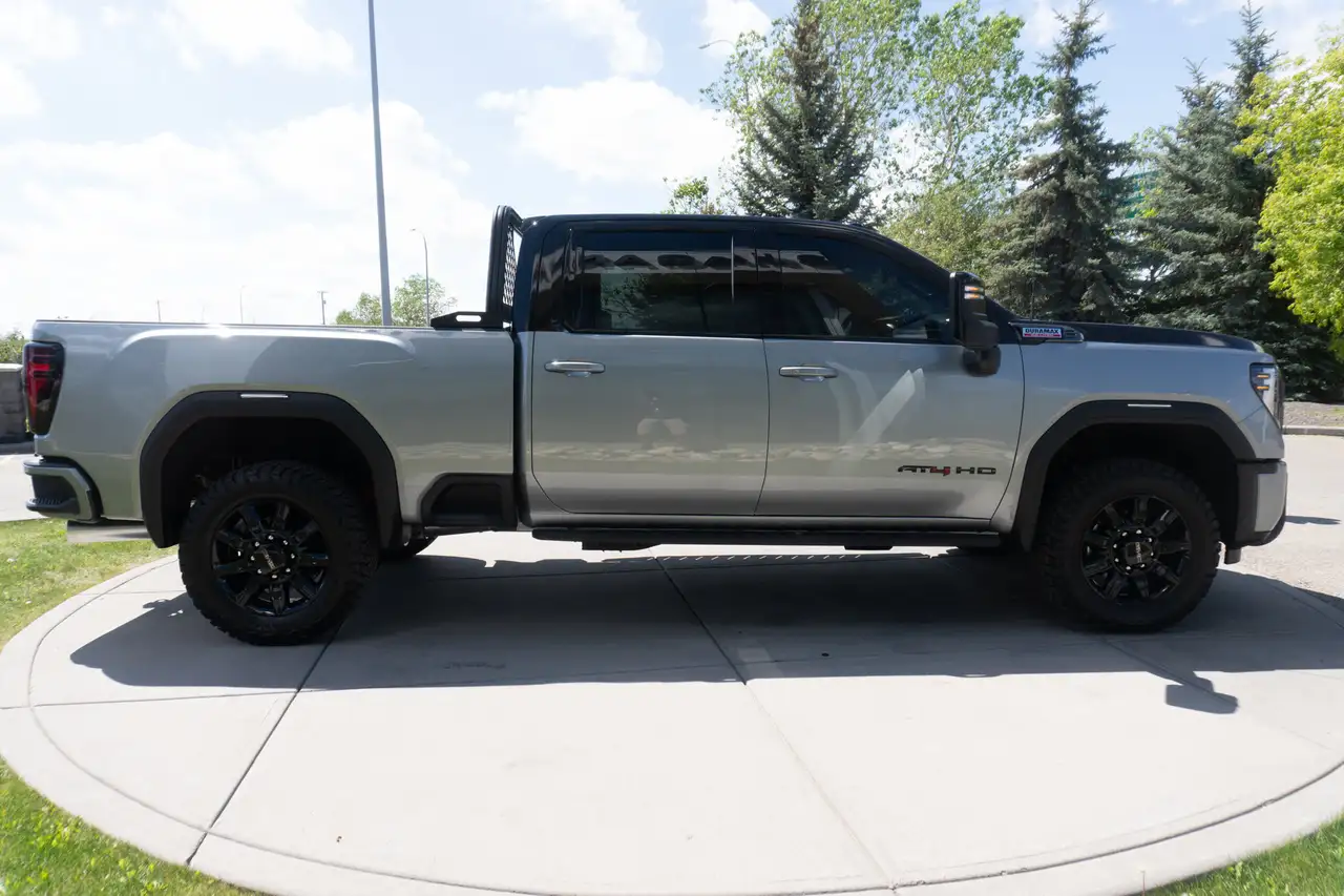GMC Sierra 3500HD photo GMC Sierra 3500HD
