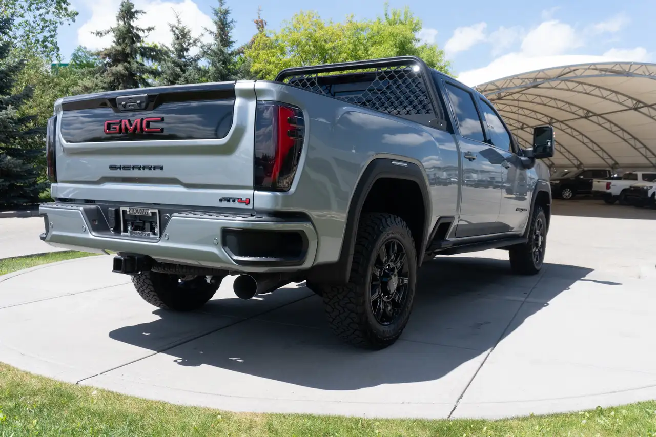 GMC Sierra 3500HD photo GMC Sierra 3500HD