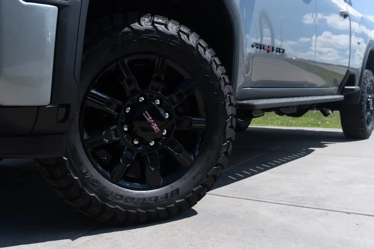 GMC Sierra 3500HD photo GMC Sierra 3500HD