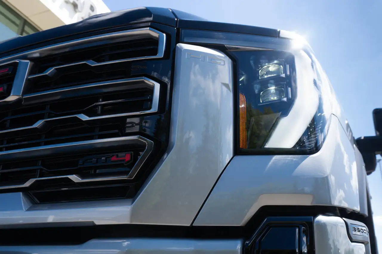 GMC Sierra 3500HD photo GMC Sierra 3500HD