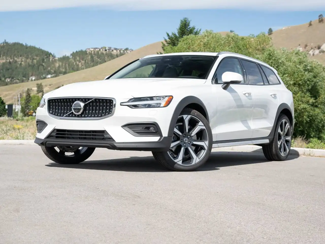 2026 Volvo V60 Cross Country