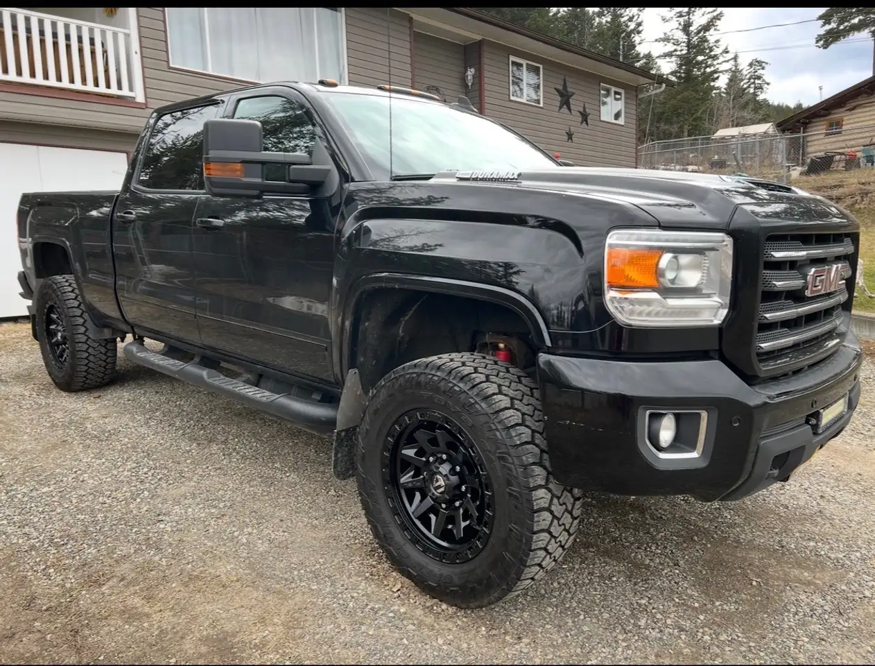 GMC Sierra 3500HD снимка GMC Sierra 3500HD