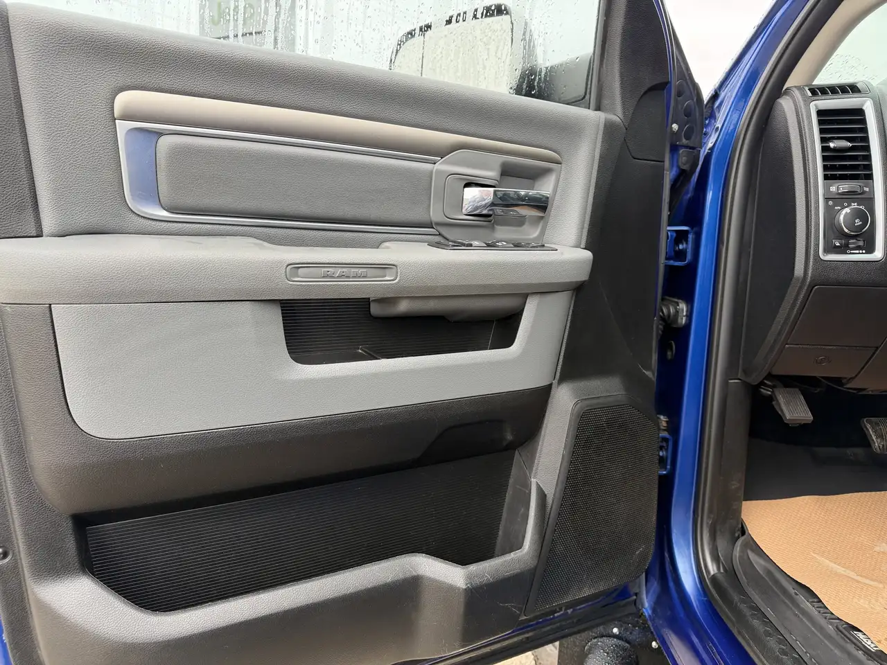 RAM 2500 снимка RAM 2500