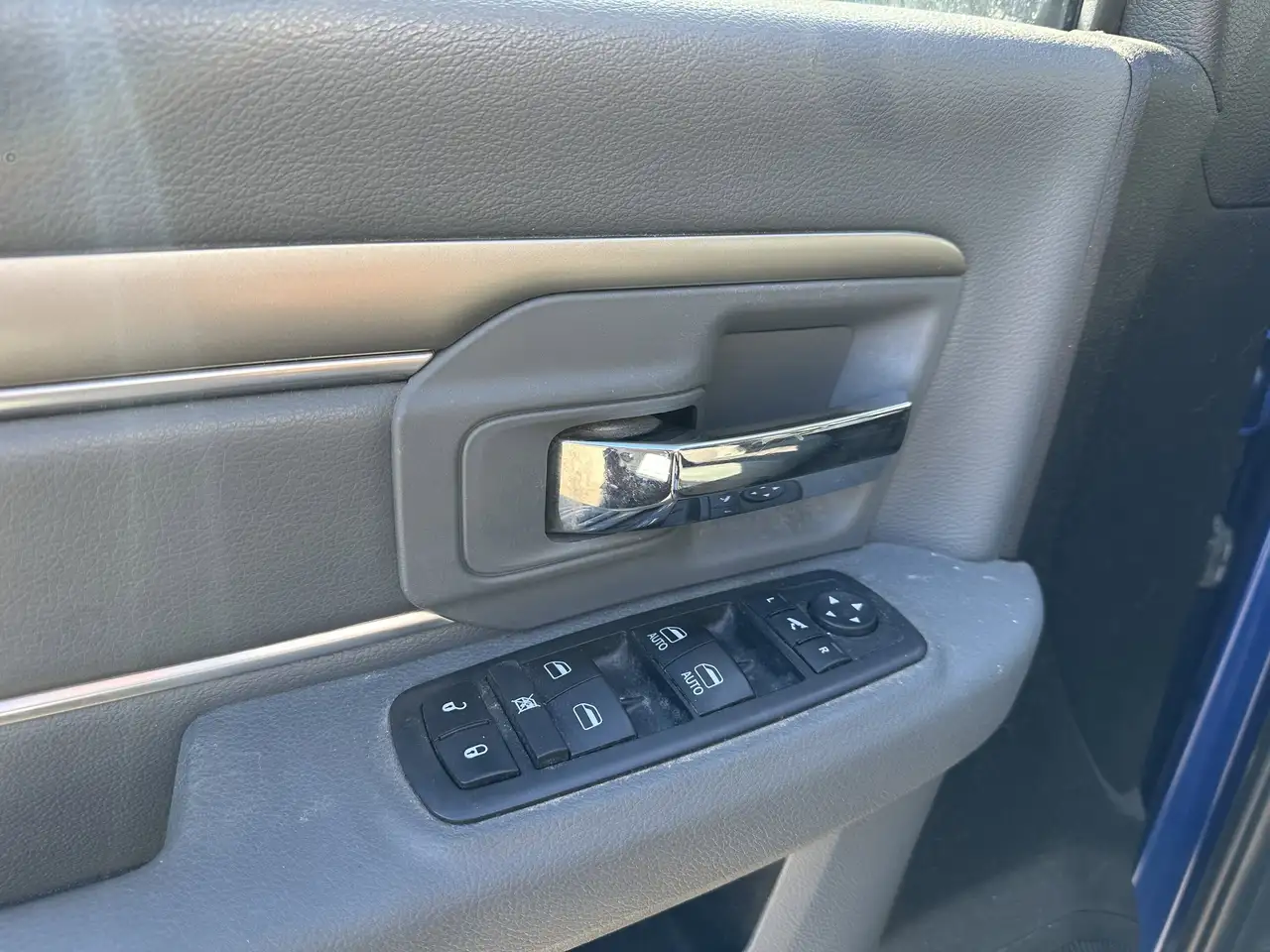 RAM 2500 снимка RAM 2500