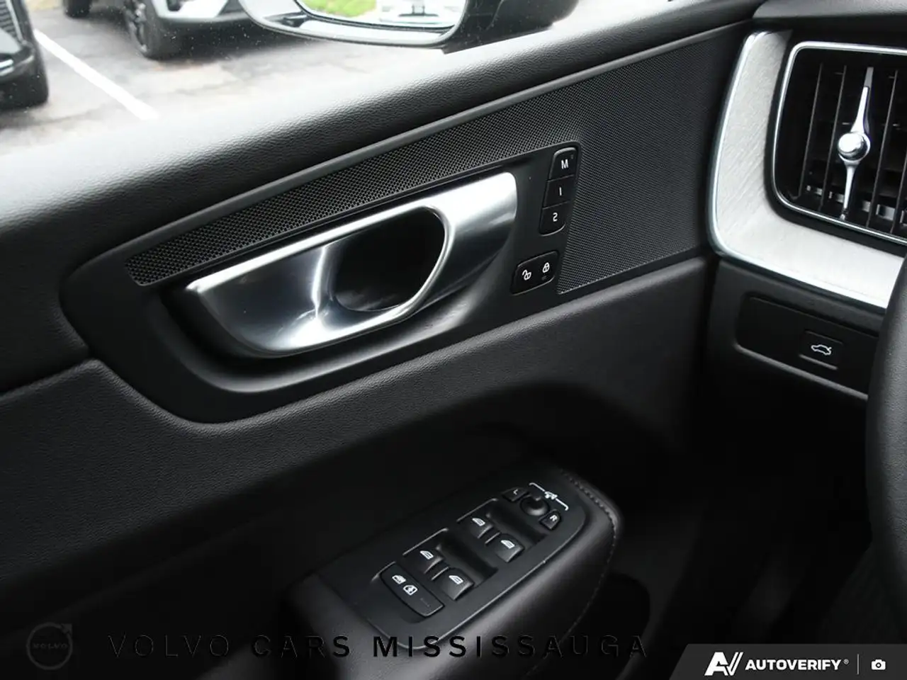 Volvo XC60 photo Volvo XC60