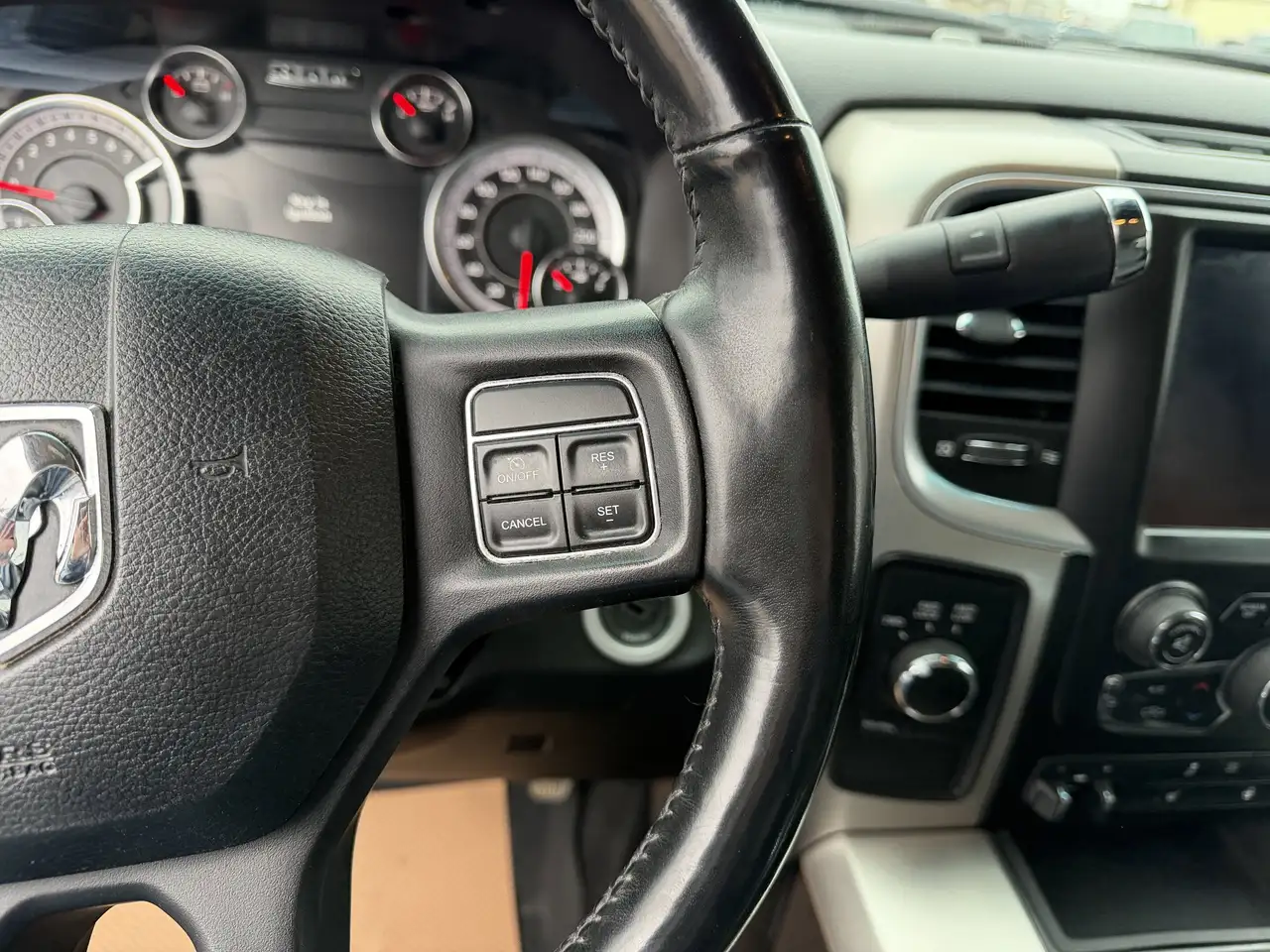 RAM 2500 снимка RAM 2500