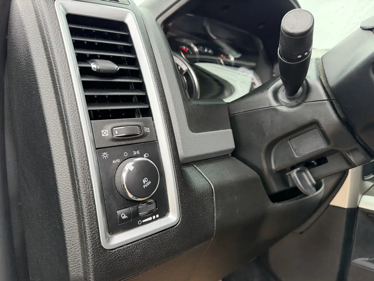 RAM 2500 снимка RAM 2500