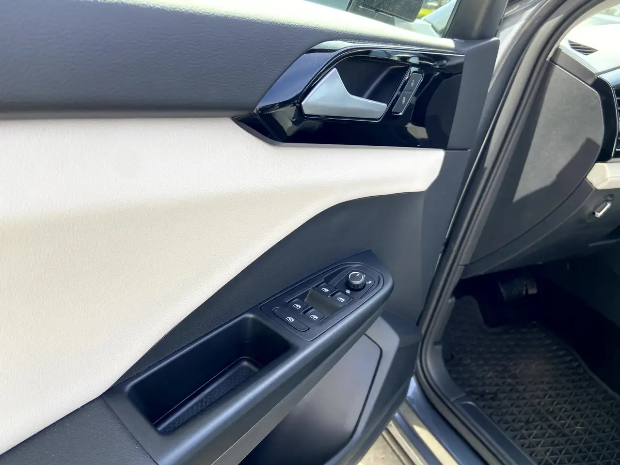 Volkswagen Taos снимка Volkswagen Taos