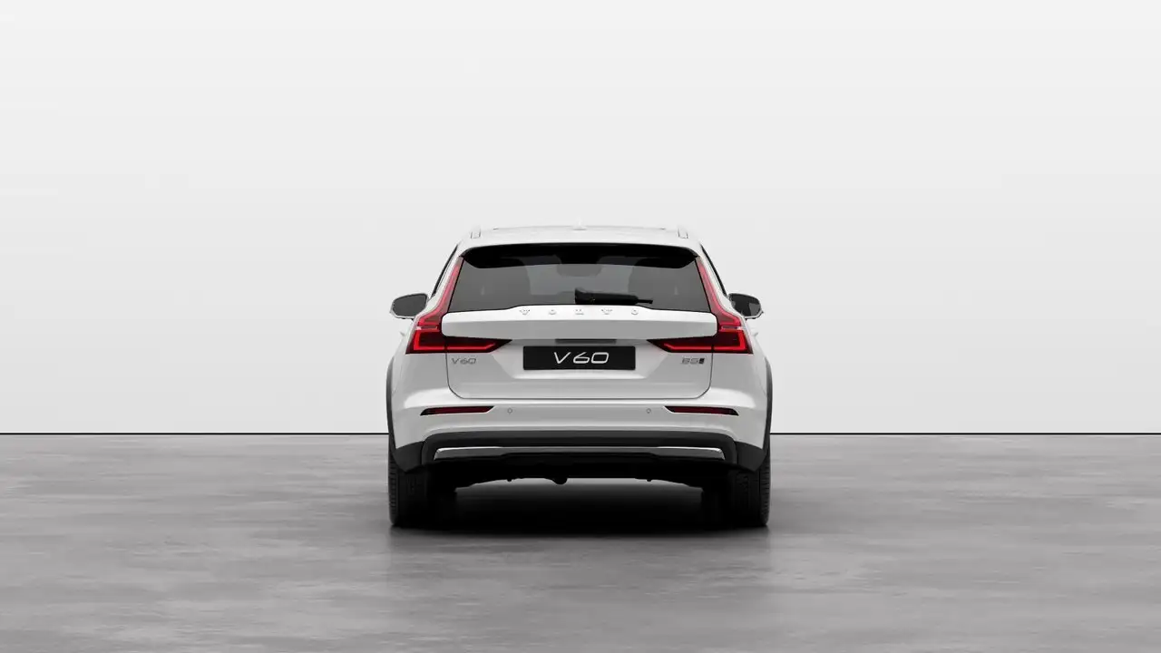 Volvo V60 Cross Country снимка Volvo V60 Cross Country