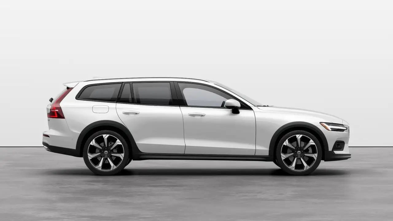 Volvo V60 Cross Country снимка Volvo V60 Cross Country
