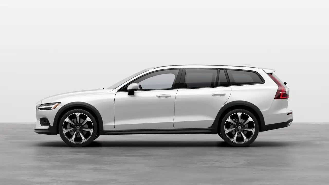 Volvo V60 Cross Country снимка Volvo V60 Cross Country