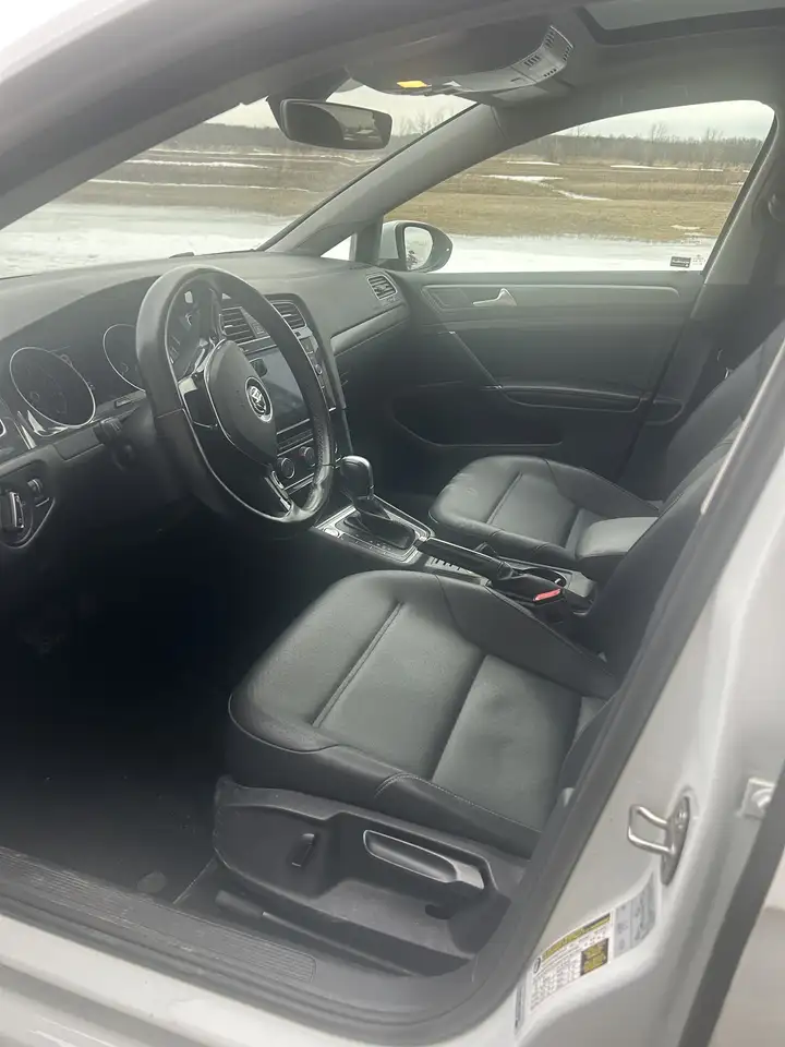Volkswagen Golf photo Volkswagen Golf