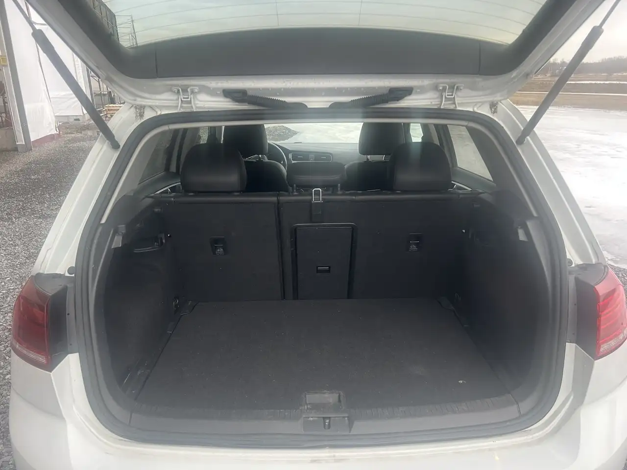 Volkswagen Golf photo Volkswagen Golf