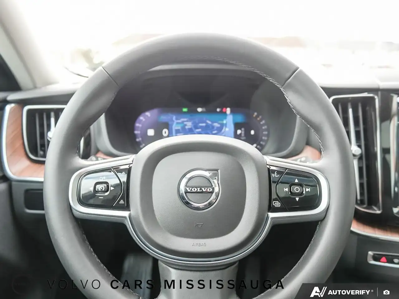 Volvo XC60 снимка Volvo XC60