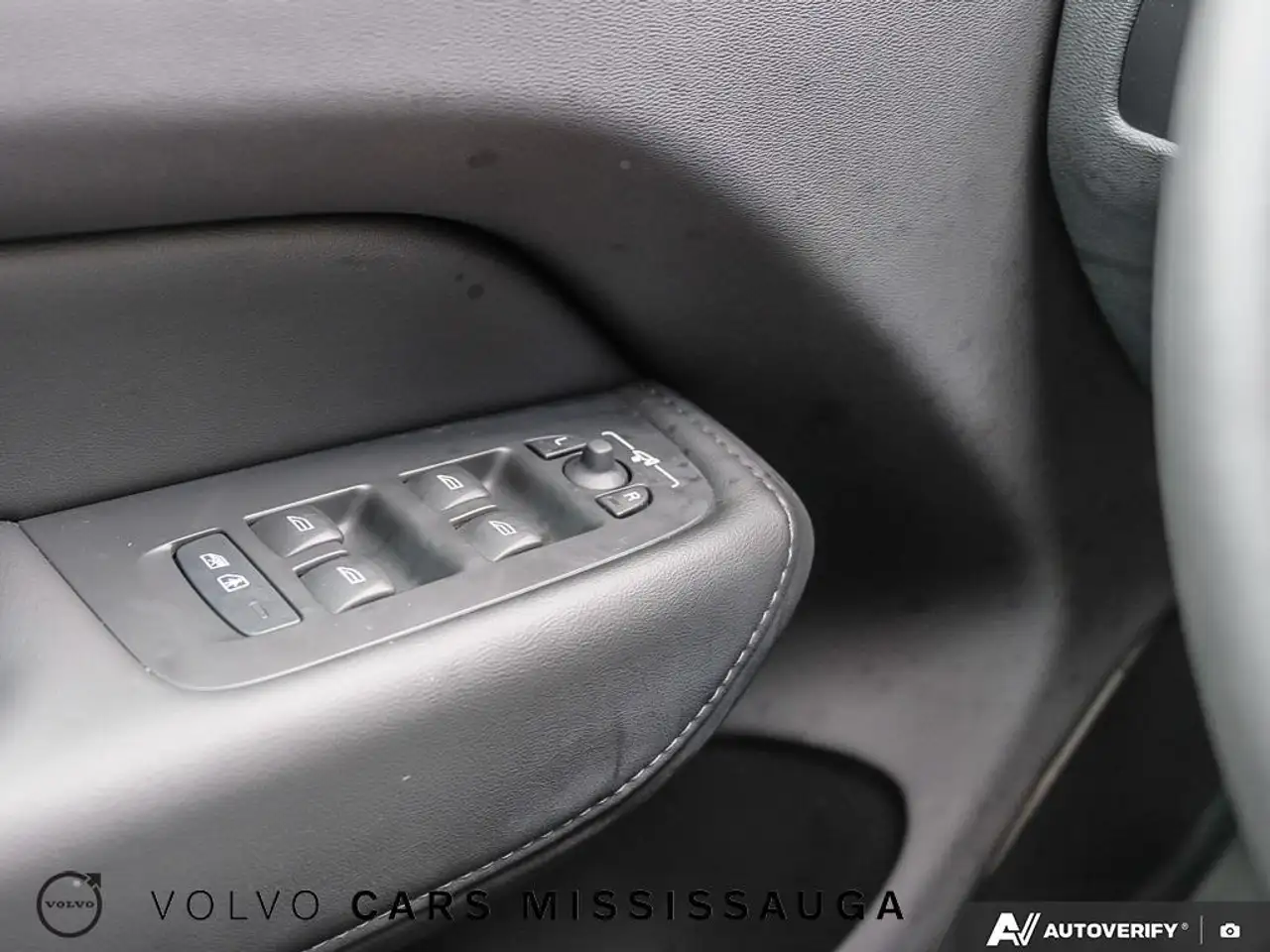 Volvo XC60 снимка Volvo XC60