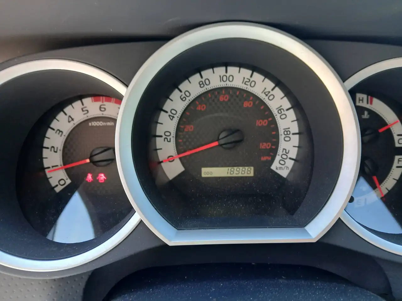 Toyota Tacoma снимка Toyota Tacoma