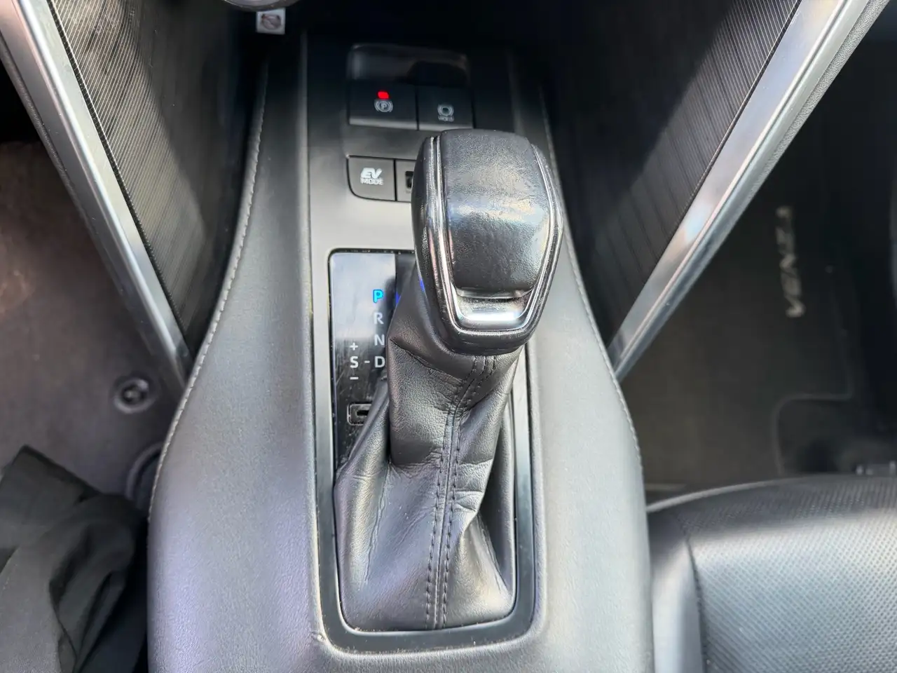 Toyota Venza снимка Toyota Venza