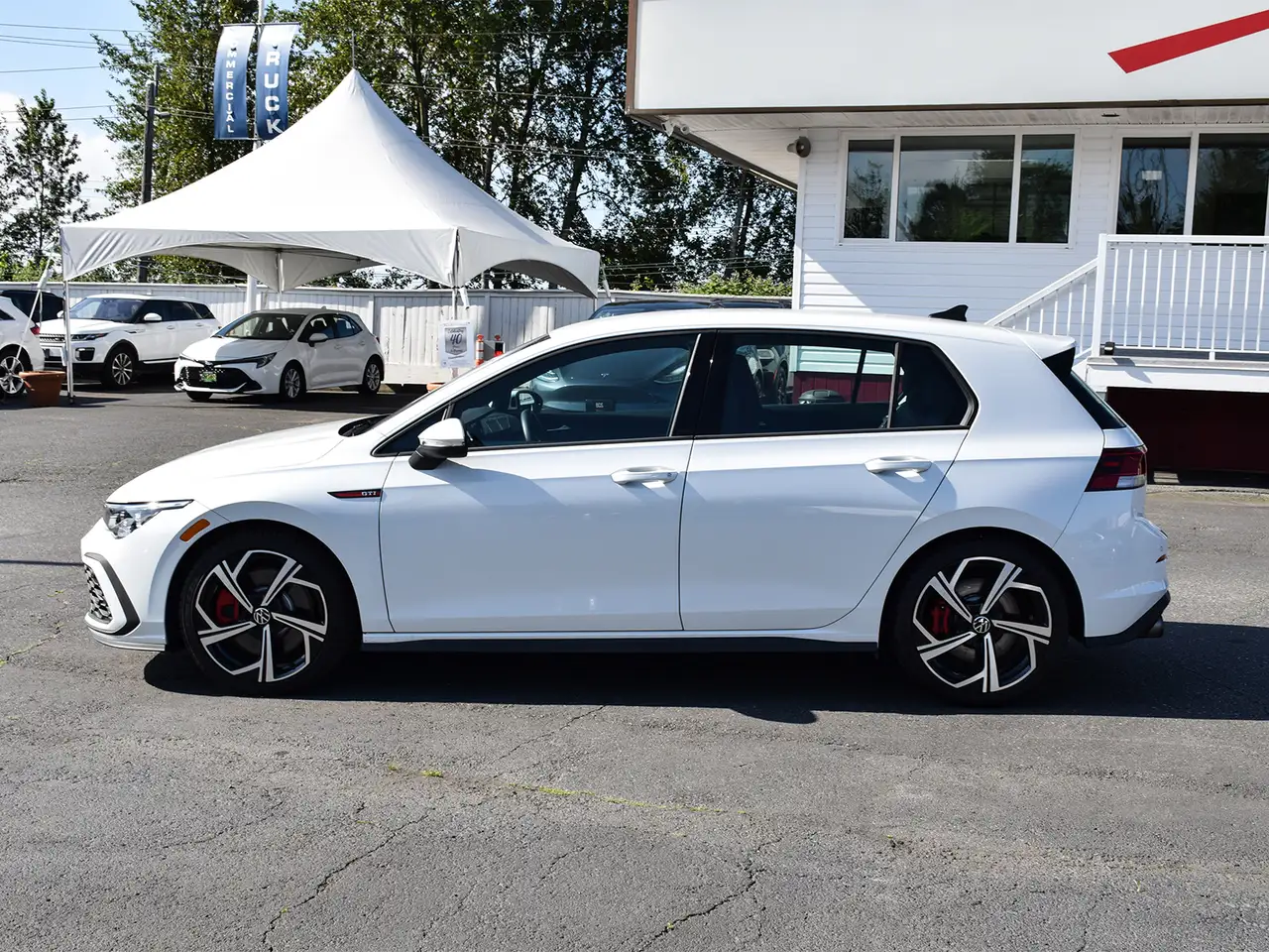 Volkswagen Golf GTI снимка Volkswagen Golf GTI