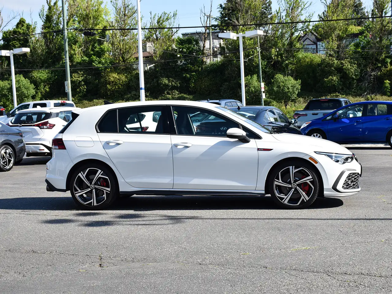 Volkswagen Golf GTI снимка Volkswagen Golf GTI