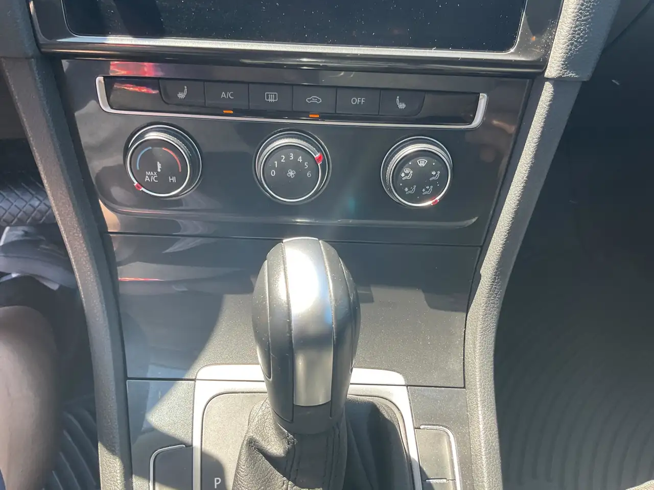 Volkswagen Golf photo Volkswagen Golf