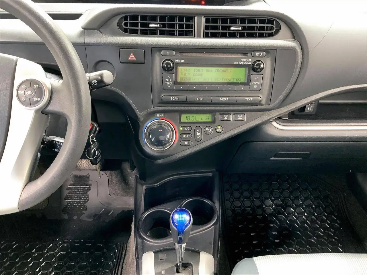 Toyota Prius c photo Toyota Prius c