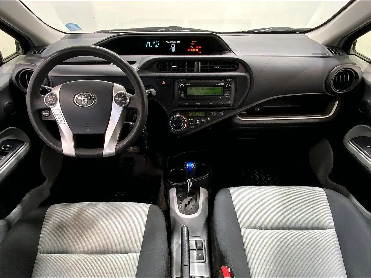 Toyota Prius c photo Toyota Prius c