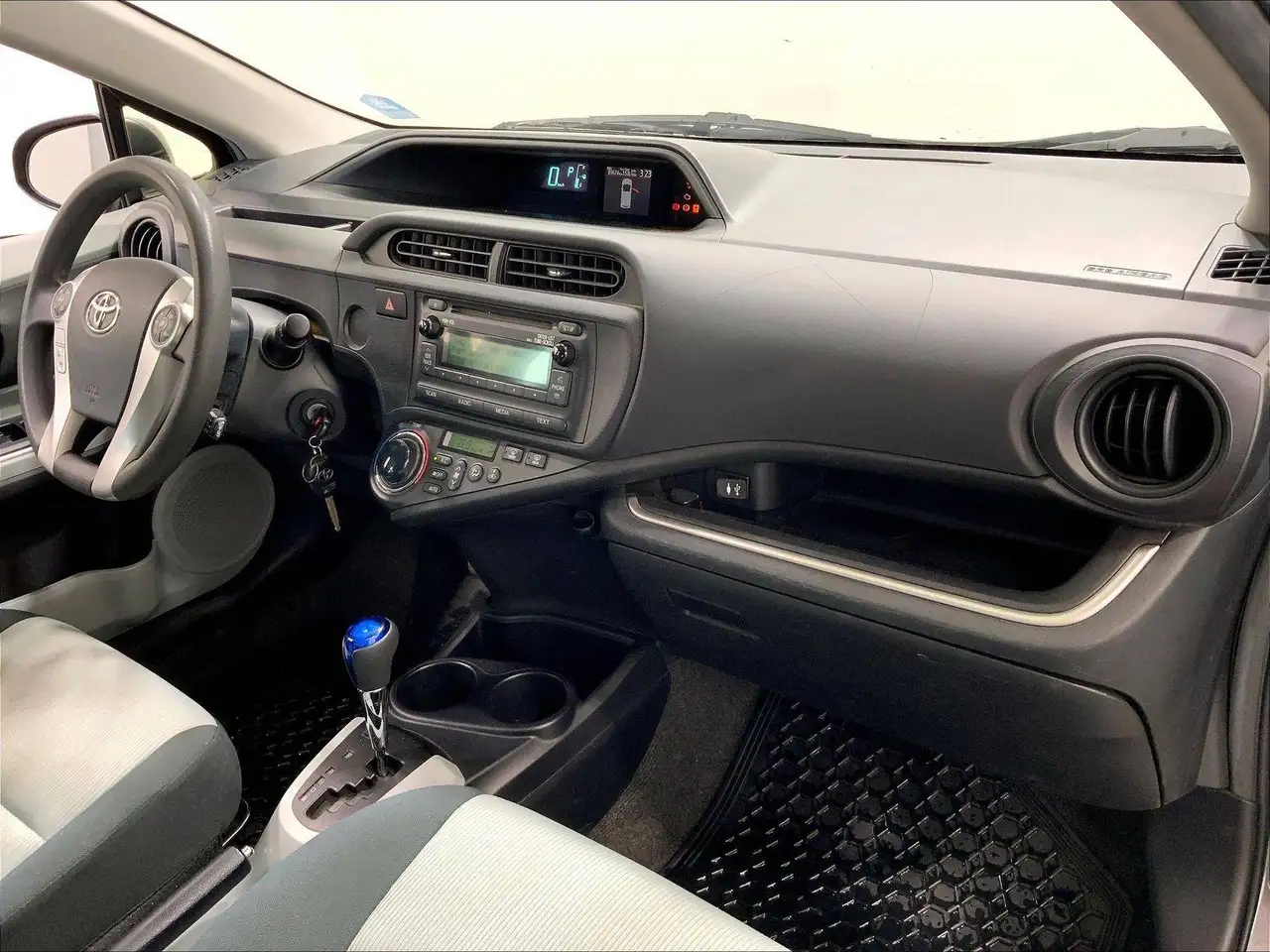 Toyota Prius c photo Toyota Prius c
