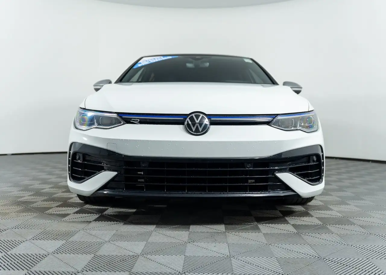 Volkswagen Golf R photo Volkswagen Golf R