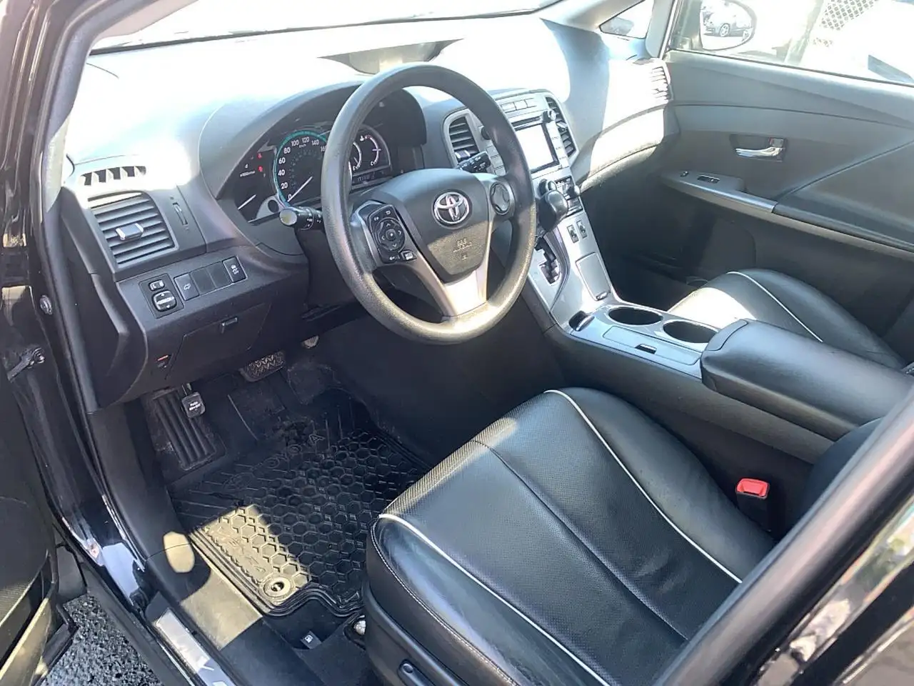 Toyota Venza снимка Toyota Venza