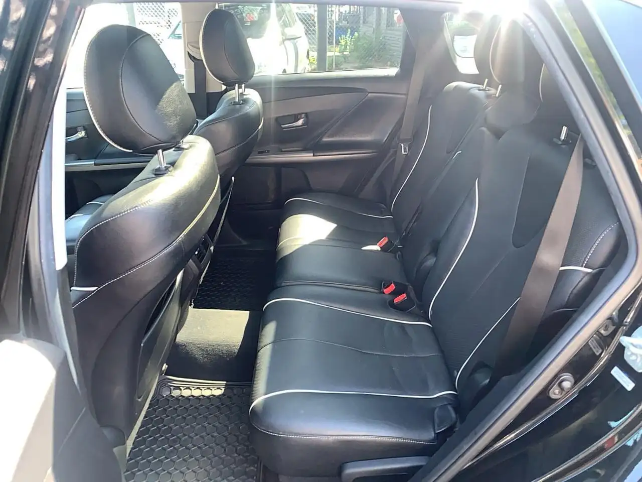 Toyota Venza снимка Toyota Venza